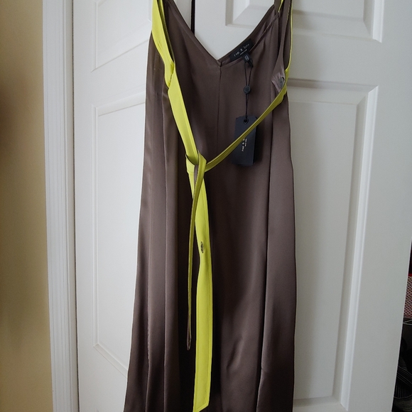 Dress - Picture 3 of 5